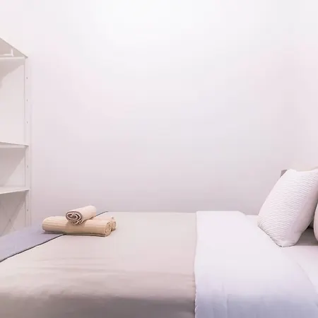 B-garden Bcn بيت شباب *