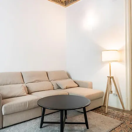 بيت شباب B-garden Bcn برشلونة